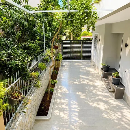 Apartament Marsi *